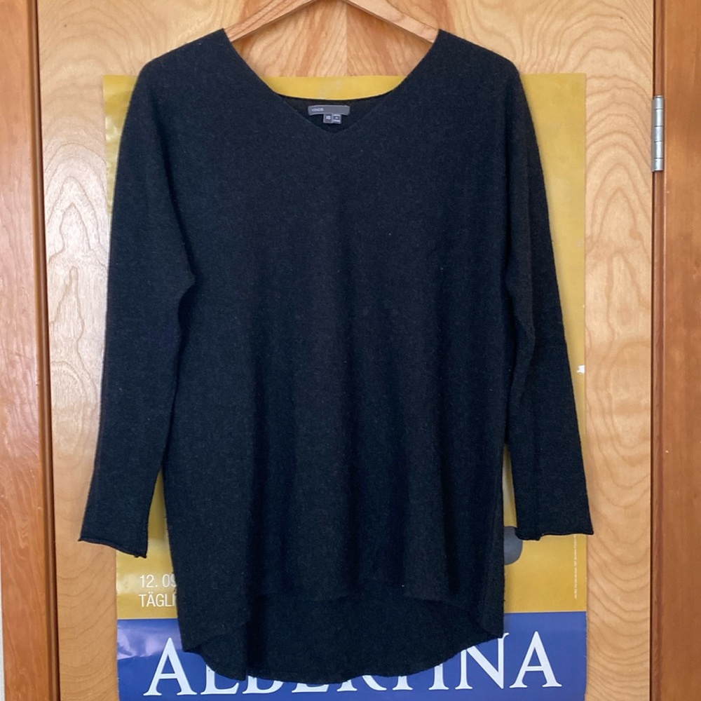 Vince wool/cashmere v-neck sweater